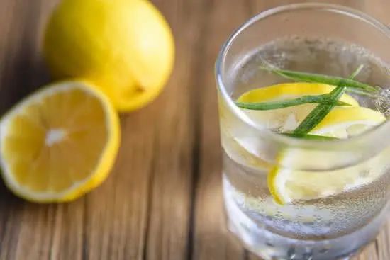 孕妇补铁必吃7大水果（孕妇水果吃补铁大便发黑）-硒宝网