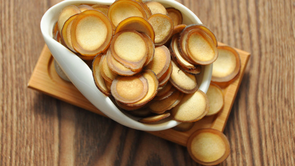 宝宝补铁吃什么(宝宝吃补铁的药大便黑色正常吗)-硒宝网