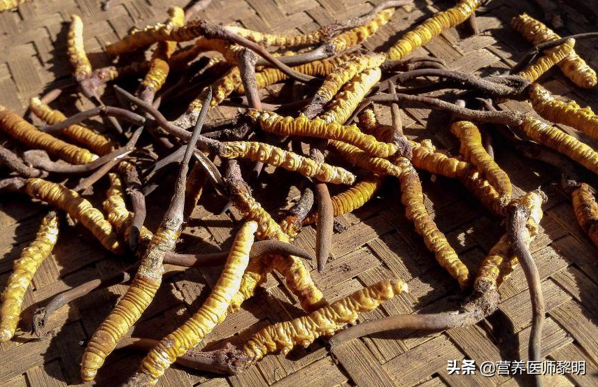 补硒后轻微甲亢好了(甲亢补硒补多久)-硒宝网