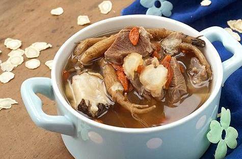 喝酸奶能补钙吗（酸奶可以和补钙的一起喝吗）-硒宝网