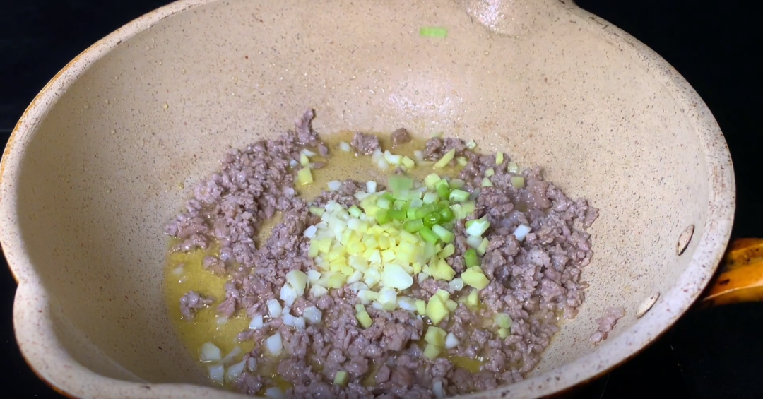 吃鸡蛋可以补钙吗（吃鸡蛋能补充钙吗）-硒宝网