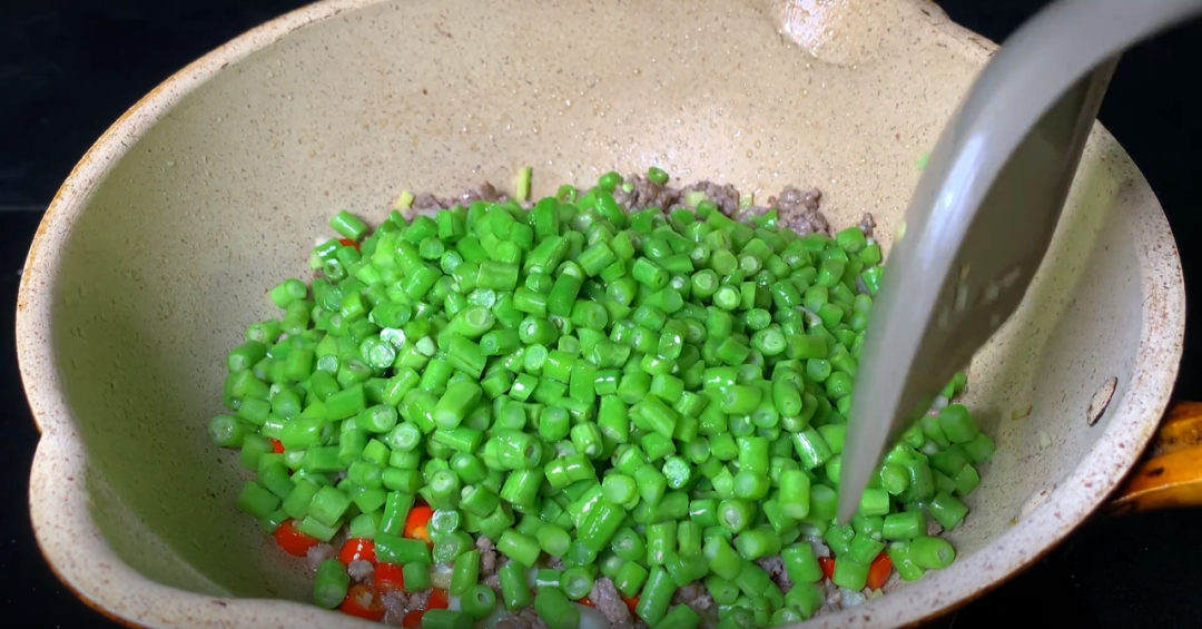 吃鸡蛋可以补钙吗（吃鸡蛋能补充钙吗）-硒宝网