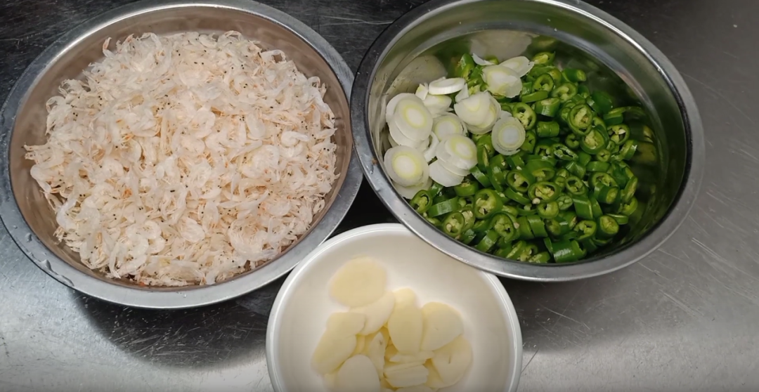 吃鸡蛋可以补钙吗（吃鸡蛋能补充钙吗）-硒宝网