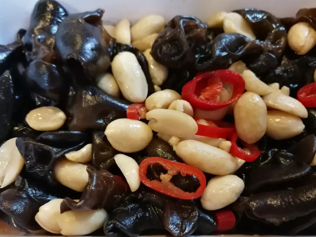 黑木耳补铁吗(黑木耳怎么吃补铁)-硒宝网