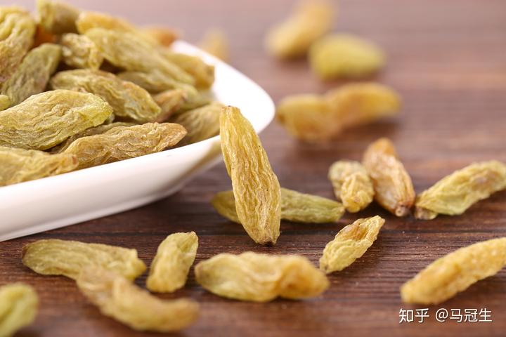 羊血补铁吗（缺铁性贫血吃羊血管用吗）-硒宝网