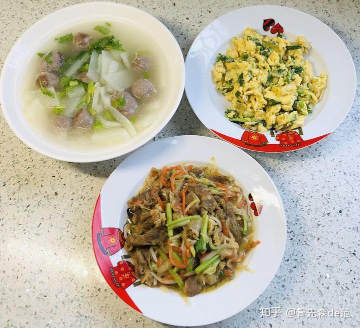 用铁锅炒菜能补铁吗(用铸铁锅炒菜好吗)-硒宝网