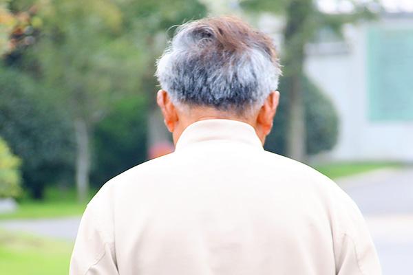 每天补钙不能超过多少（每天能补钙超过多少克）-硒宝网