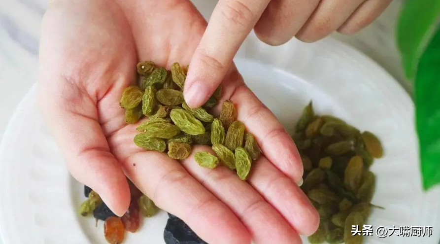 葡萄干补铁吗(葡萄干补铁补血吗)-硒宝网