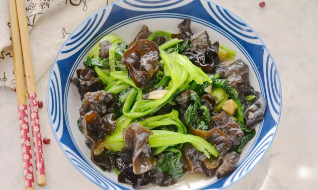 补铁的青菜(青菜补铁效果最好的是哪种蔬菜)-硒宝网