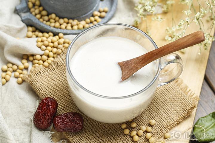 骨头汤能不能补钙(骨头汤补钙正确吗)-硒宝网