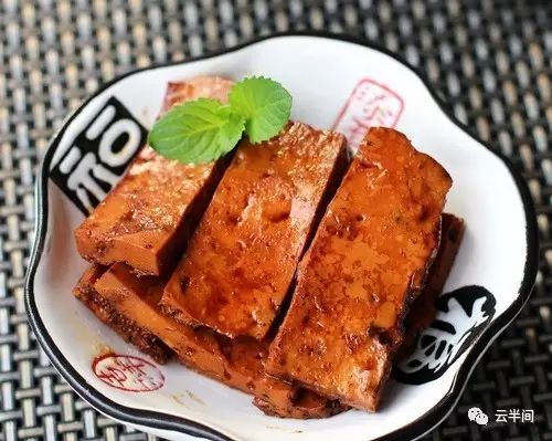 牛骨头汤补钙吗(骨头汤补钙牛奶的功效)-硒宝网