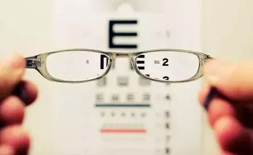 眼睛干涩胀痛吃补硒(眼睛补硒有什么好处)-硒宝网