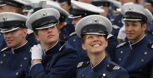 眼睛干涩胀痛吃补硒(眼睛补硒有什么好处)-硒宝网