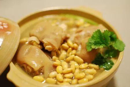 猪蹄补钙吗(猪蹄补钙汤的做法)-硒宝网