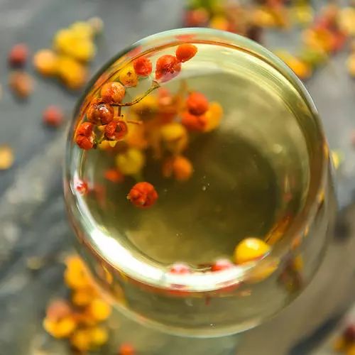 甲亢每天补多少硒的(甲亢患者补硒一天吃多少)-硒宝网