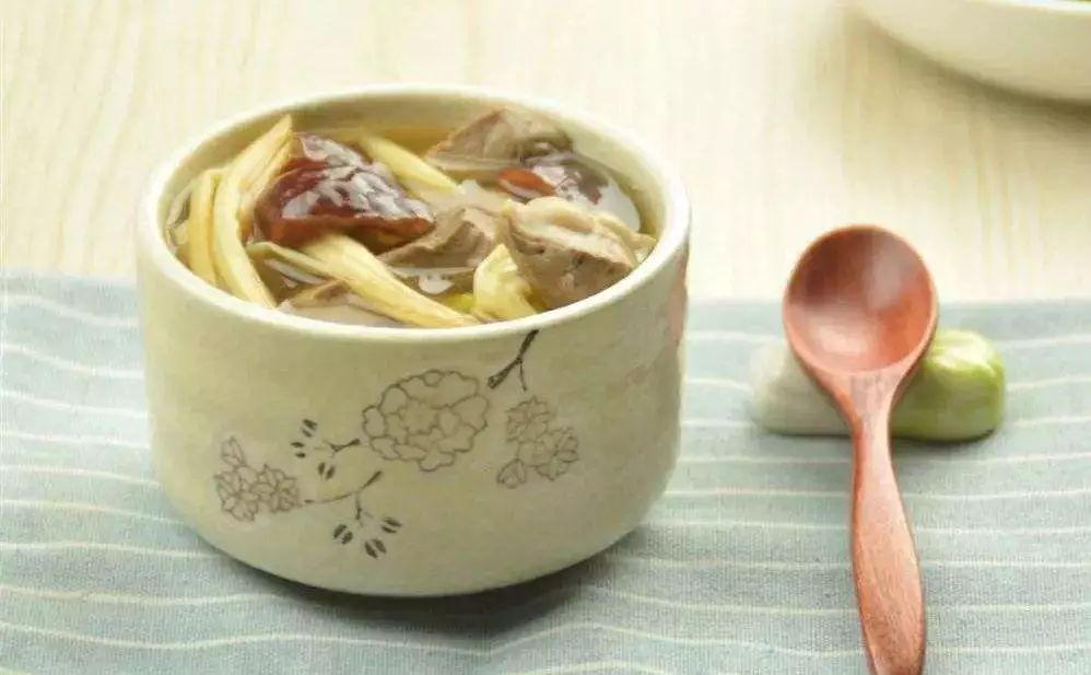 甲亢每天补多少硒的(甲亢患者补硒一天吃多少)-硒宝网