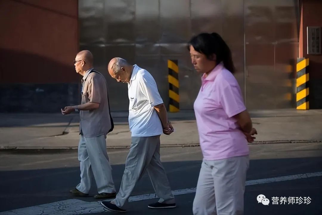 腰疼吃什么钙片补钙效果好(腰疼补钙吃那个钙好)-硒宝网