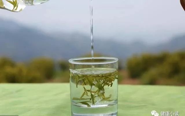 慢性肝炎吃什么补硒（慢性补肝炎吃硒片好吗）-硒宝网