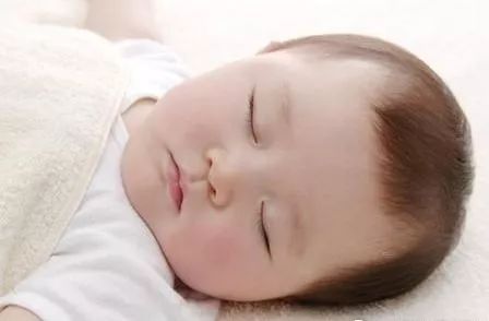 婴儿几个月开始补钙(婴儿钙需要补到几个月)-硒宝网