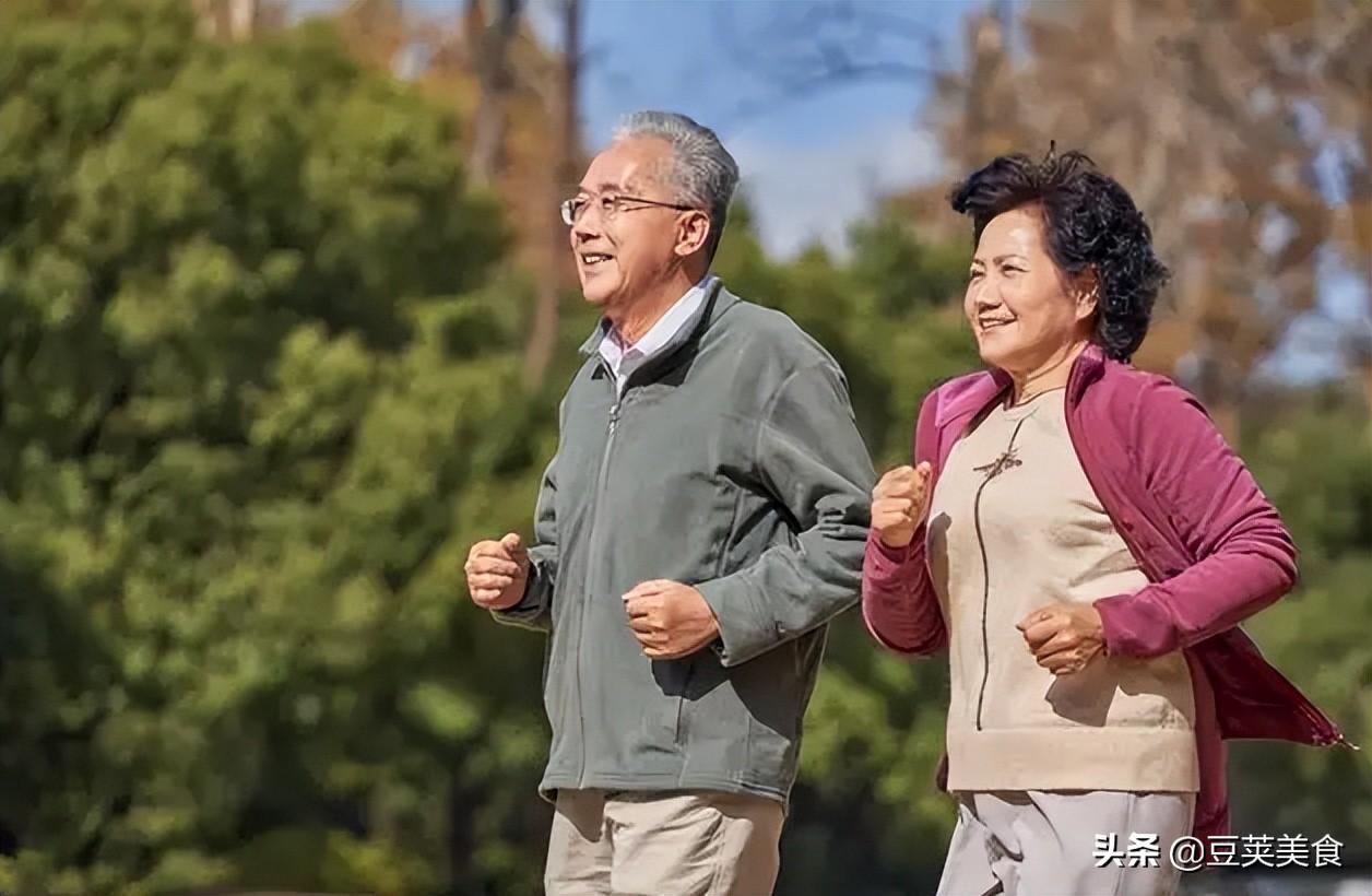 补钙吃什么食物最好最快中老年（中老年食疗补钙吃什么食物）-硒宝网