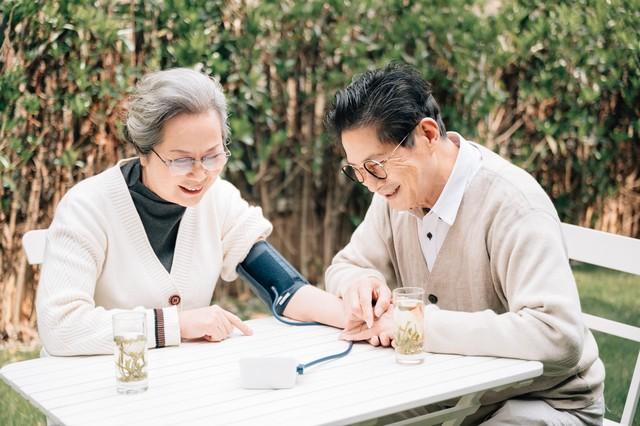 人到老年补硒有效吗（老人补硒的好处）-硒宝网