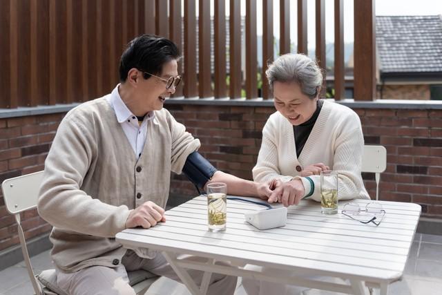 人到老年补硒有效吗（老人补硒的好处）-硒宝网