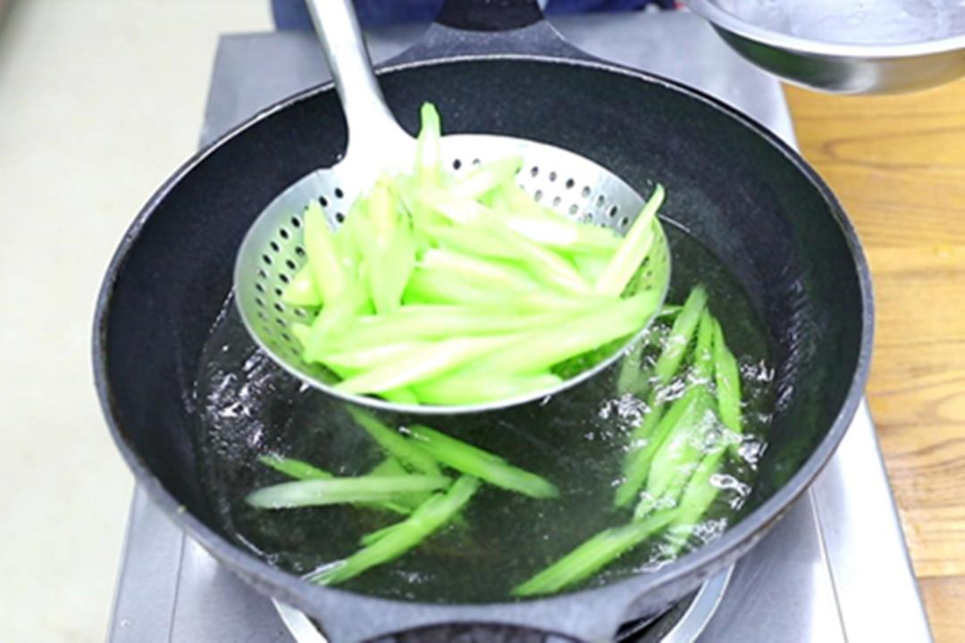 钙铁锌硒能同时补吗(钙铁锌硒可以长高吗)-硒宝网