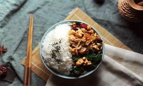 补硒不随饭吃可以吗（硒可以随便补充吗）-硒宝网