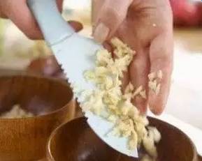 补硒可以用开水冲泡(开水冲泡补硒用可以加糖吗)-硒宝网