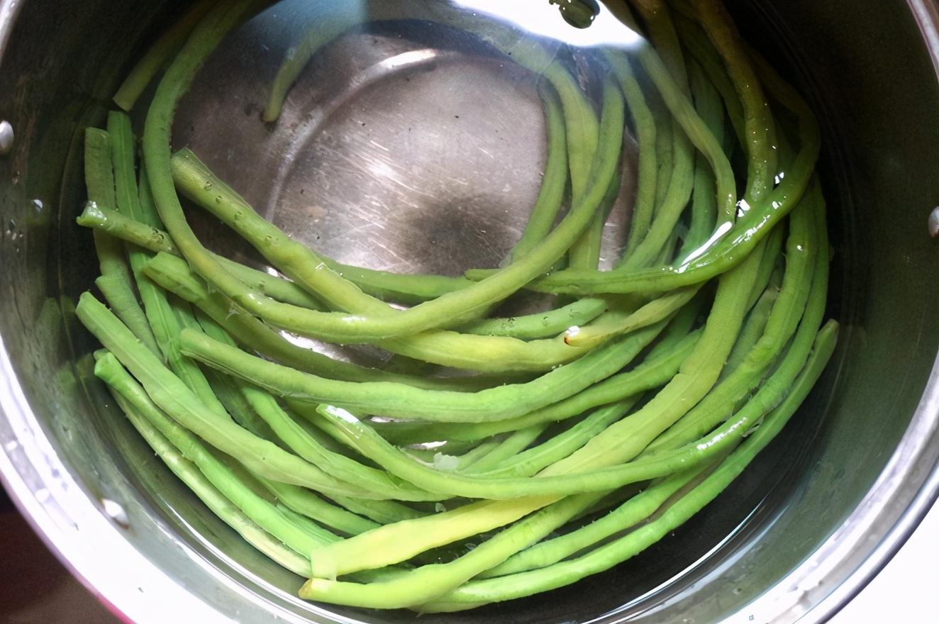 一岁补钙吃什么（补钙吃什么钙片最好）-硒宝网