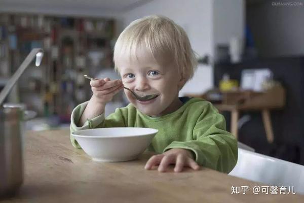 吃鸡蛋补铁吗（吃鸡蛋能补铁）-硒宝网