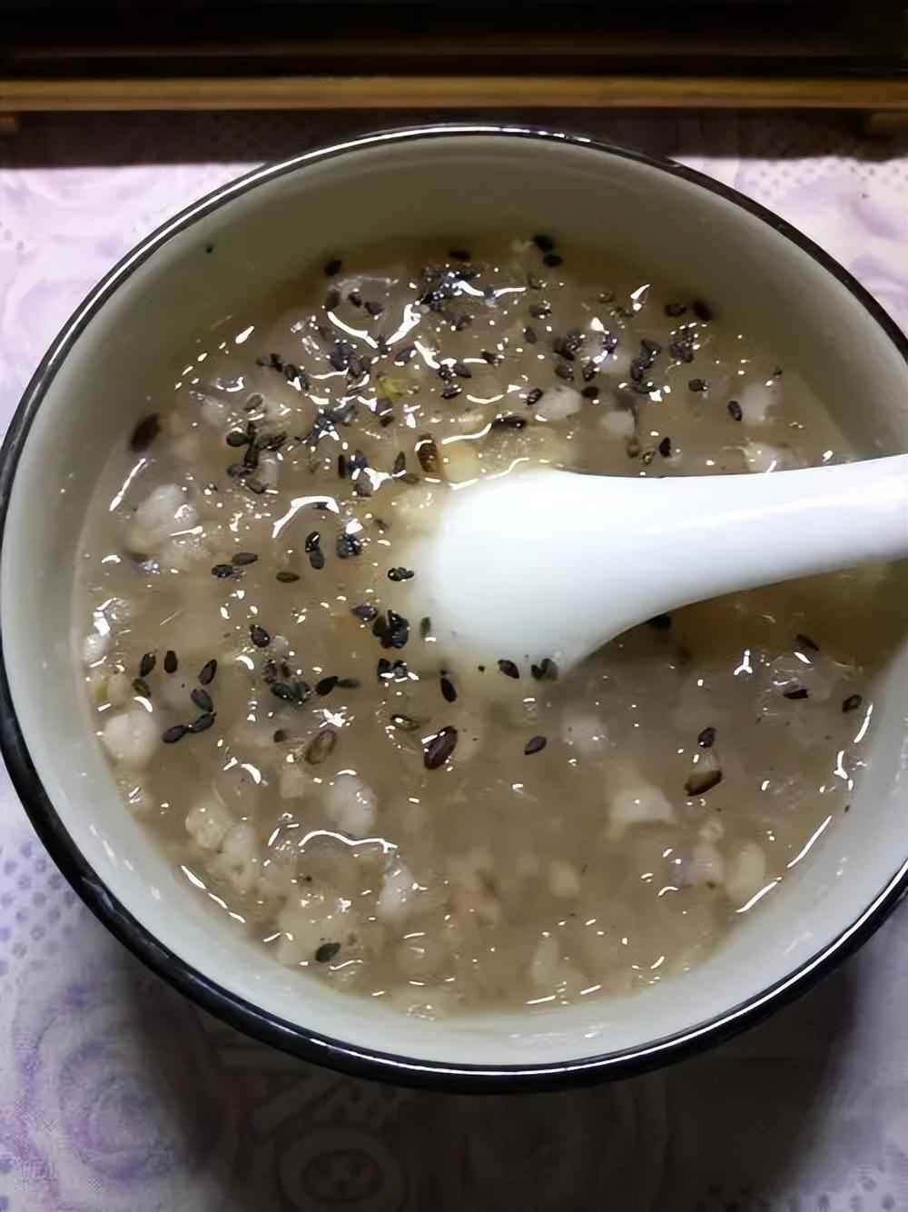 黑芝麻糊补钙吗（芝麻糊有补钙的功效吗）-硒宝网