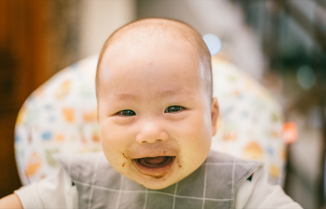 婴儿几个月补铁(婴儿补铁会有什么不良反应)-硒宝网