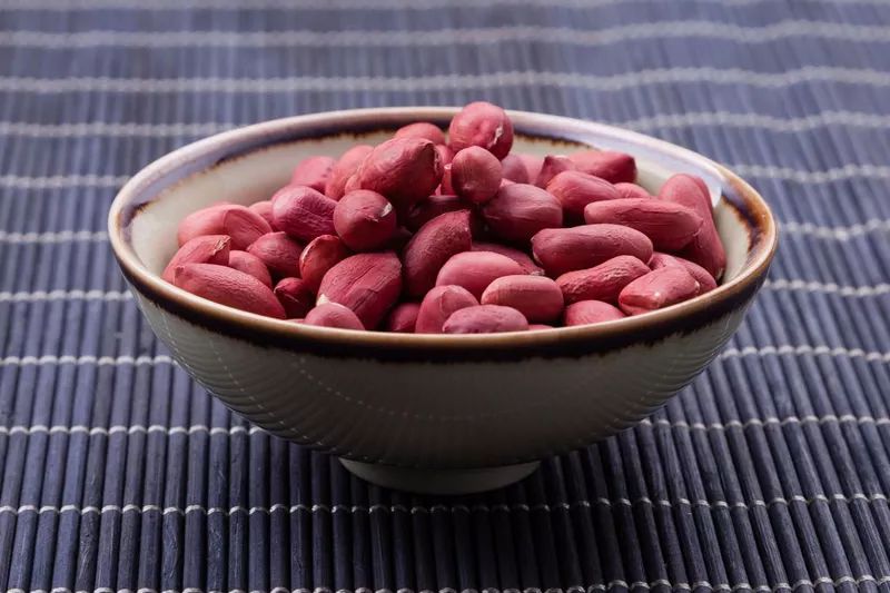 孕晚期吃什么补铁（孕晚期吃补铁的药呕吐）-硒宝网