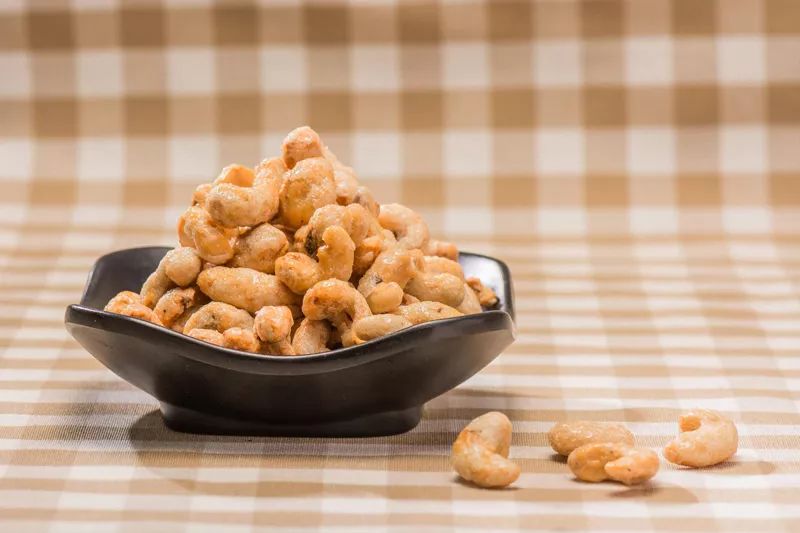 孕晚期吃什么补铁（孕晚期吃补铁的药呕吐）-硒宝网