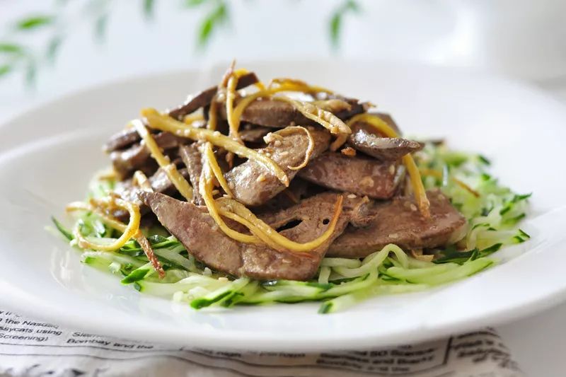 孕晚期吃什么补铁（孕晚期吃补铁的药呕吐）-硒宝网