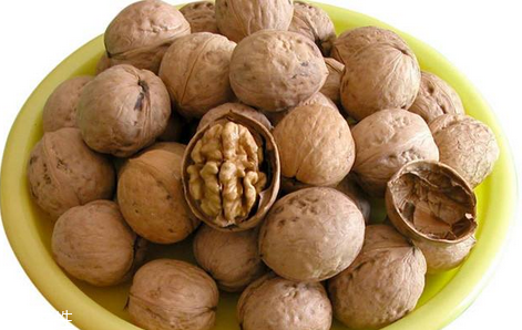 补硒吃生核桃还是熟(生吃核桃补肾吗)-硒宝网