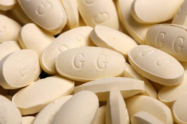 补铁和钙片能一起吃吗（补钙的时候能补铁吗）-硒宝网