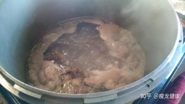 大骨头汤能补钙吗(骨头汤可以补钙对不对)-硒宝网