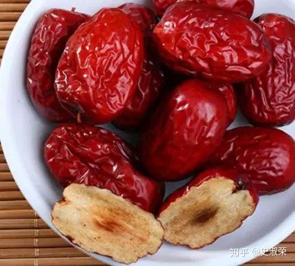 吃菠菜能补铁吗（菠菜能吃补铁的东西吗）-硒宝网