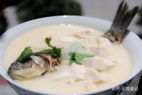 鲫鱼汤能补钙吗(鲫鱼汤补钙的做法)-硒宝网