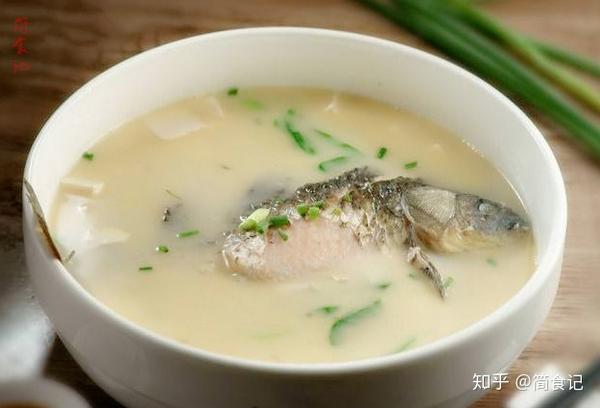 鲫鱼汤能补钙吗(鲫鱼汤补钙的做法)-硒宝网