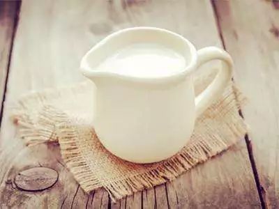喝酸奶补钙还是喝纯奶补钙（喝补钙酸奶奶纯奶的好处）-硒宝网