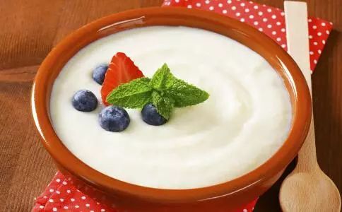 喝酸奶补钙还是喝纯奶补钙（喝补钙酸奶奶纯奶的好处）-硒宝网