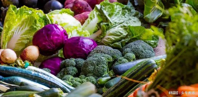 菠菜补铁吗（菠菜补铁还是补血）-硒宝网