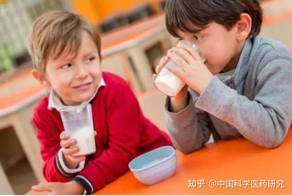 四岁孩子补钙哪种钙好（补钙效果好的儿童钙片）-硒宝网