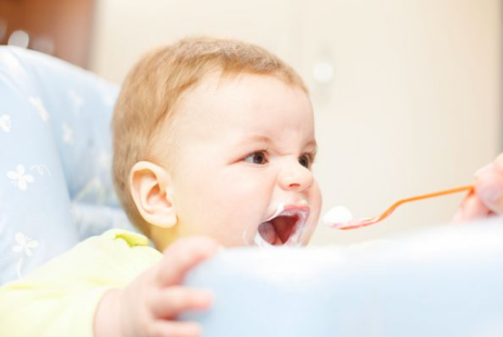 四个月宝宝补钙吃什么牌子的钙好（宝宝吃钙片好）-硒宝网