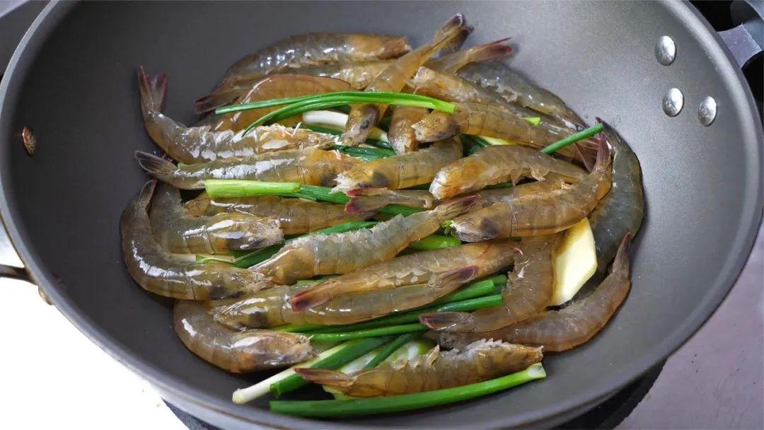 60岁补钙吃什么钙片好(补钙吃钙片好还是喝牛奶好)-硒宝网