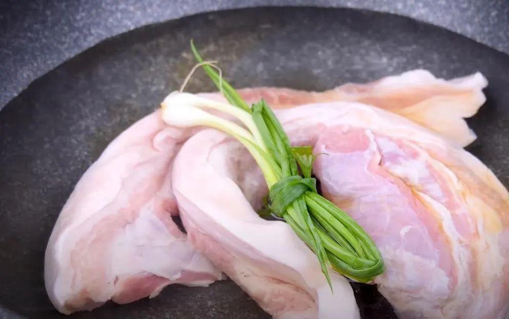 60岁补钙吃什么钙片好(补钙吃钙片好还是喝牛奶好)-硒宝网