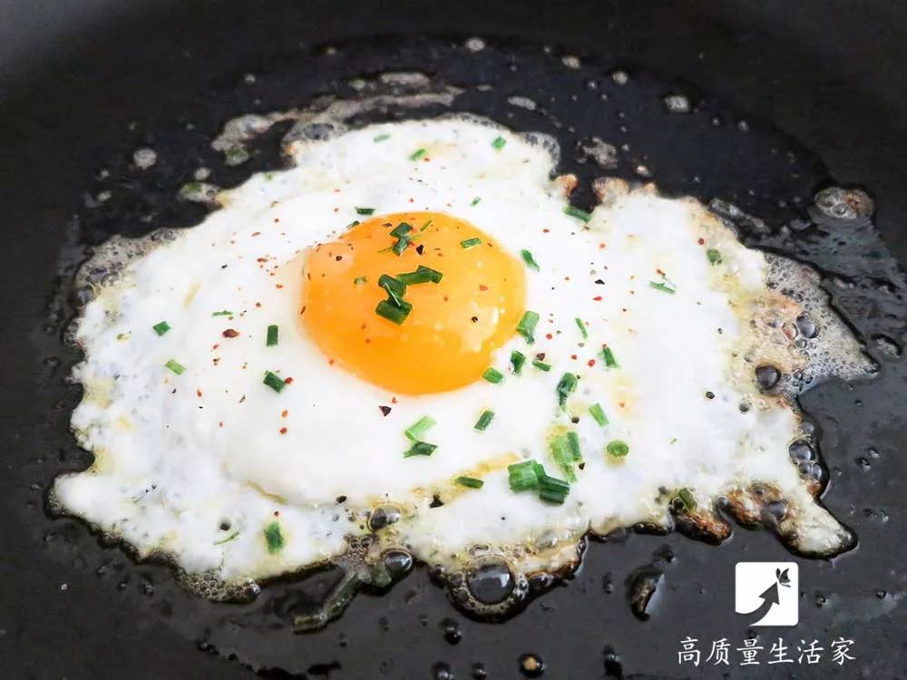 一天两个鸡蛋补硒吗（鸡蛋补一天硒多少克）-硒宝网